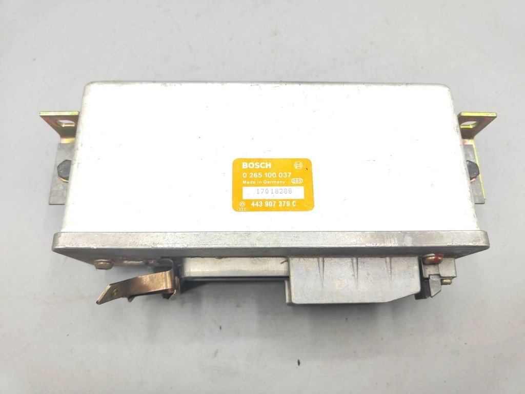 Audi 80 90 S2 B4 1994 ABS control unit module 443907379C 