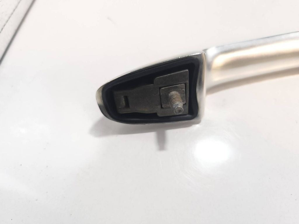 Alfa Romeo 147 1.6TS 88kW 2005 LHD front left door exterior handle 