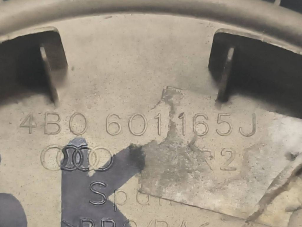 Audi A6 S6 C5 4B 2004 plastic wheel cap 4B0601165J 