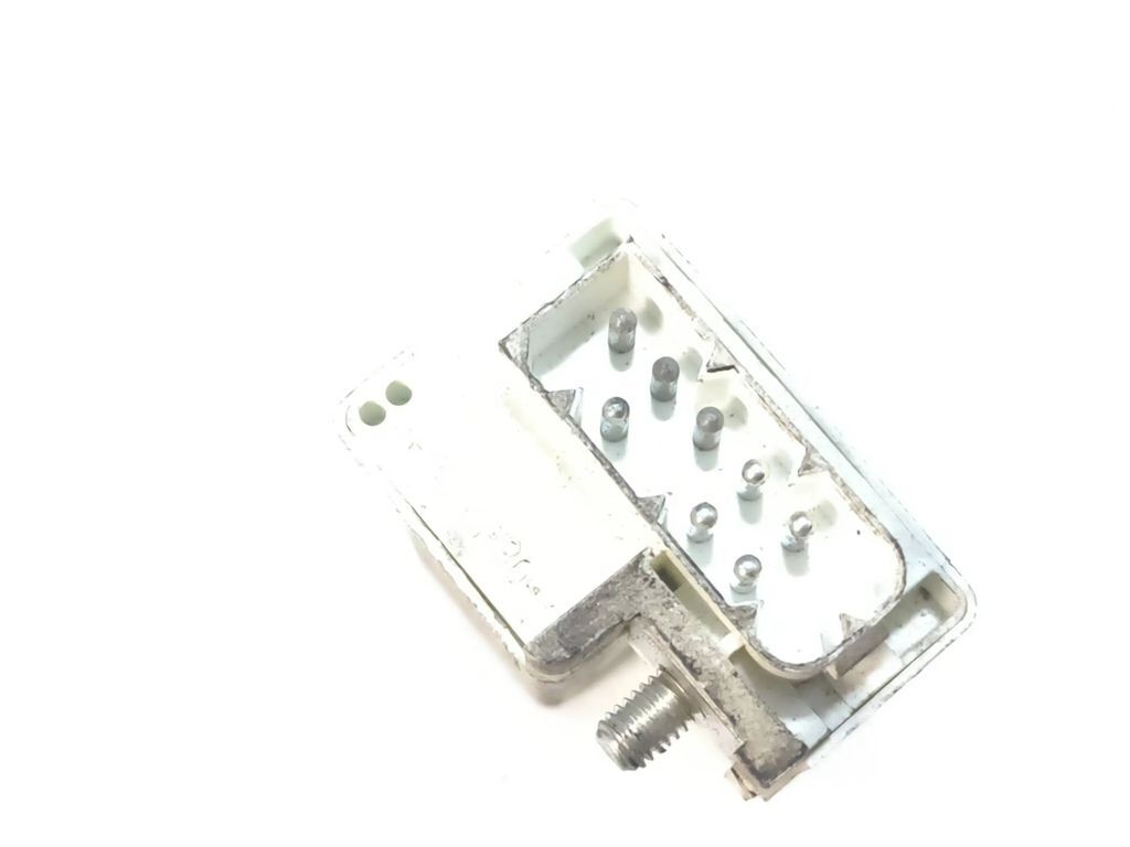 BMW 3 E46 320D 1999 Diesel Glow plug pre heat relay 2247664 