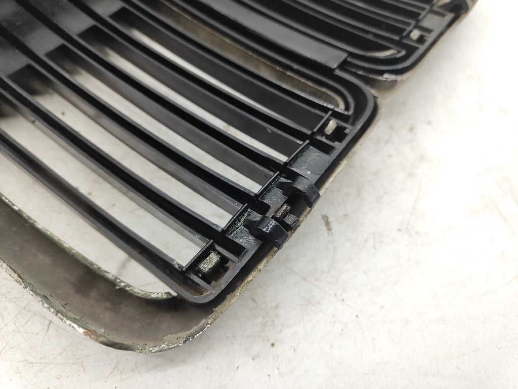 BMW 3 Series E30 1989 Front Center Bumper Kidney Grill 1884350