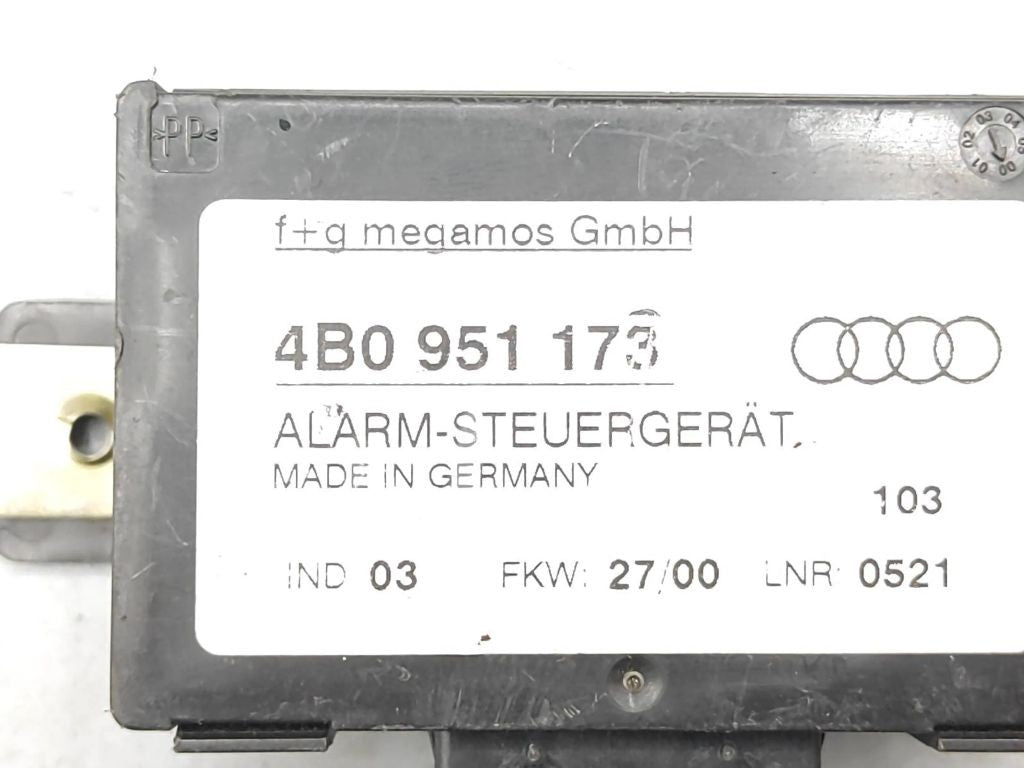 Audi A4 S4 B5 8D 1998 Alarm control unit module 4B0951173 