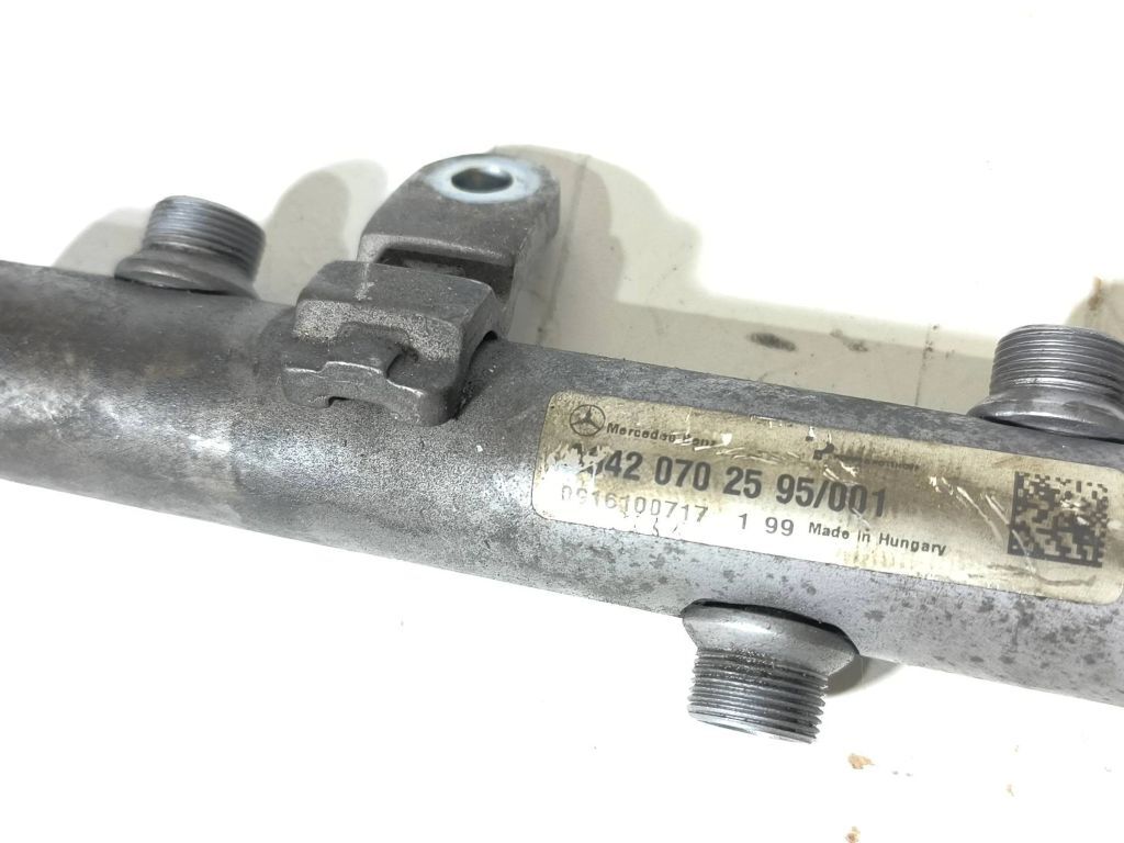 Mercedes-Benz E W211 2005 Diesel fuel rail line pipe A6420702595 