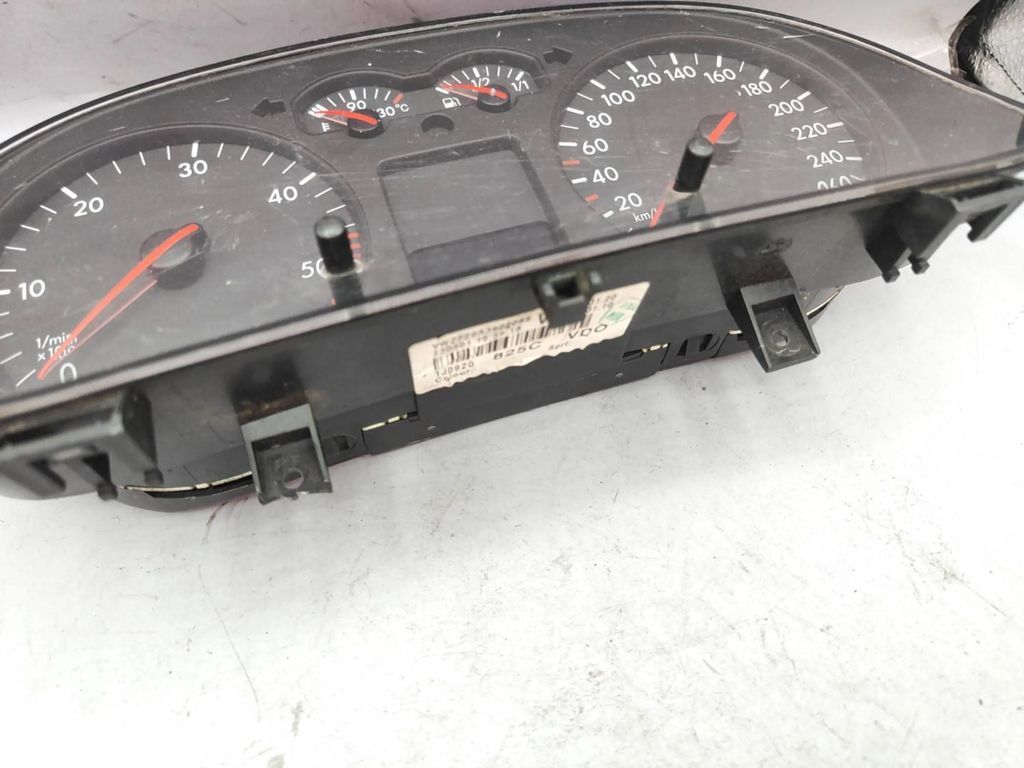 1J0920825C Volkswagen Golf IV 2000 Diesel speedometer instrument cluster 