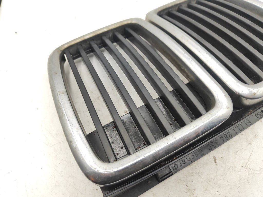 BMW 3 Series E30 1989 Front Center Bumper Kidney Grill 1884350