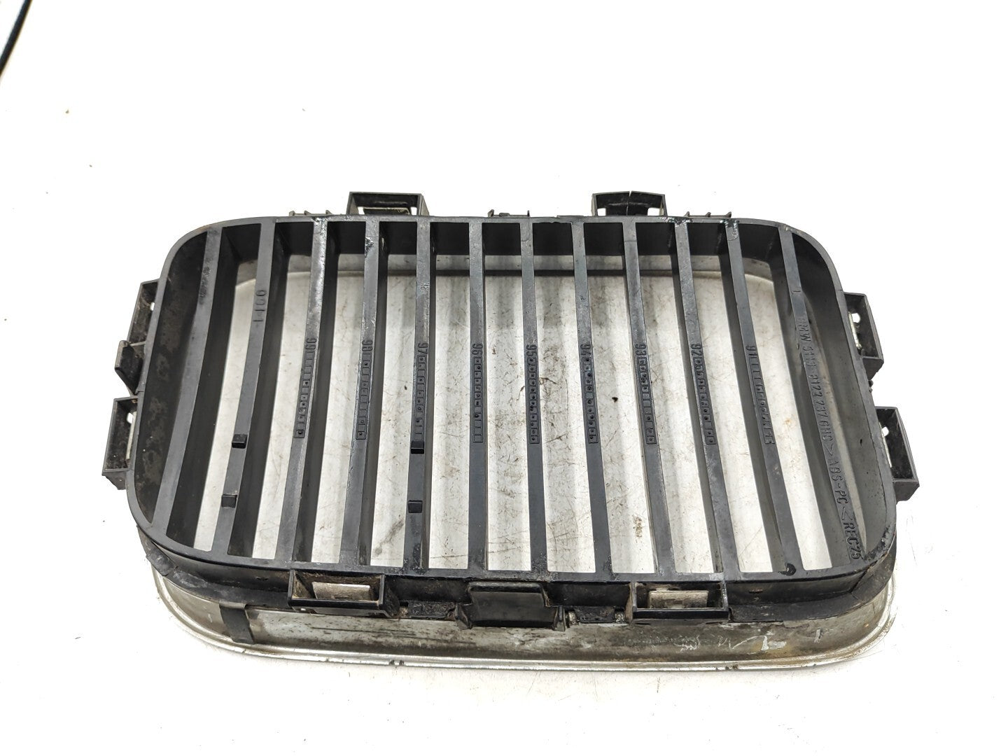 BMW 3 Series E36 Petrol  Front Left Side Bonnet Kidney Grill 8122237