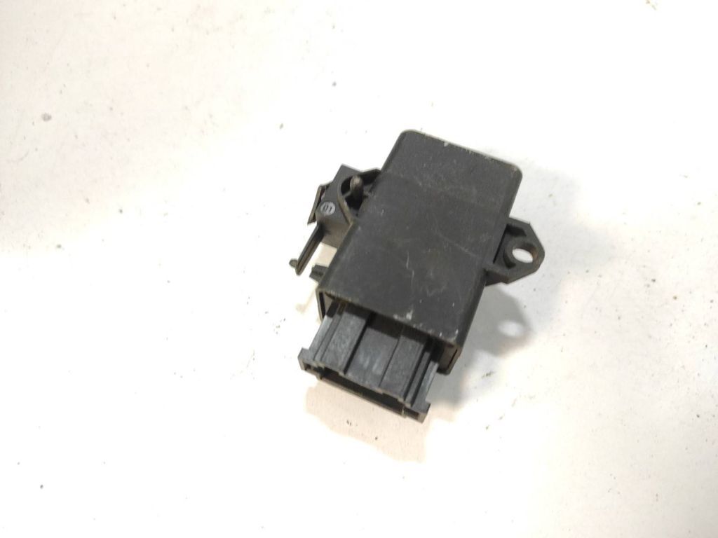 Volkswagen PASSAT B6 2007 Seat heating relay 1Z0959772B 