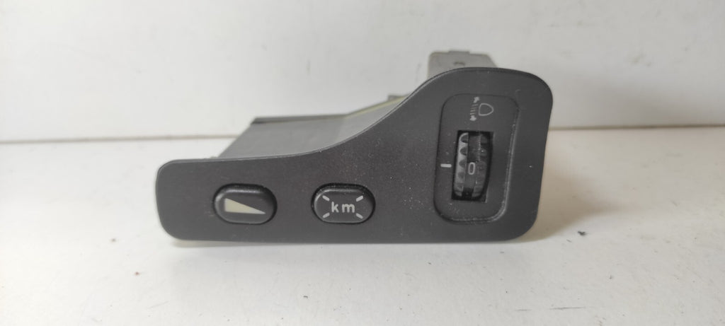Alfa Romeo 156 8V 1.9JTD 85kW 2003 Front Headlight Range Adjust Switch 156031653