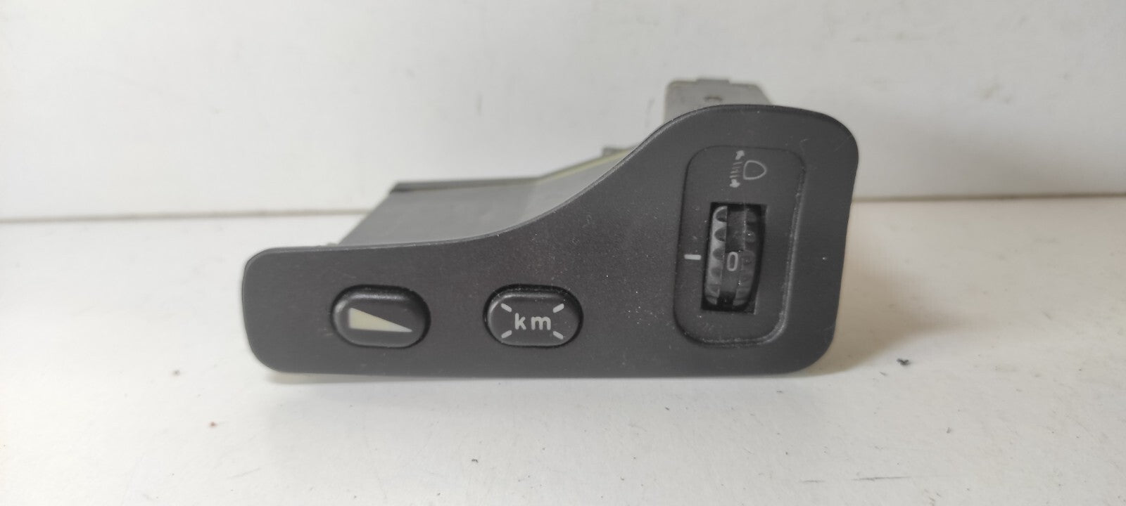 Alfa Romeo 156 8V 1.9JTD 85kW 2003 Front Headlight Range Adjust Switch 156031653