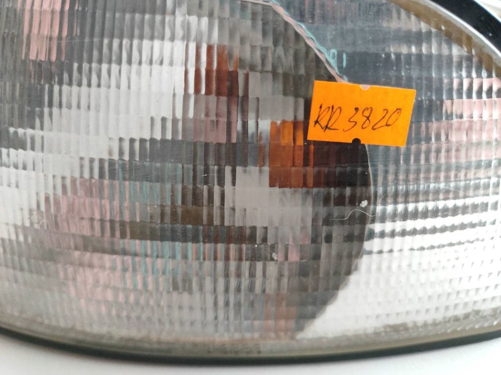 Audi A4 S4 B5 8D 1997 front left turn indicator light 183566B 