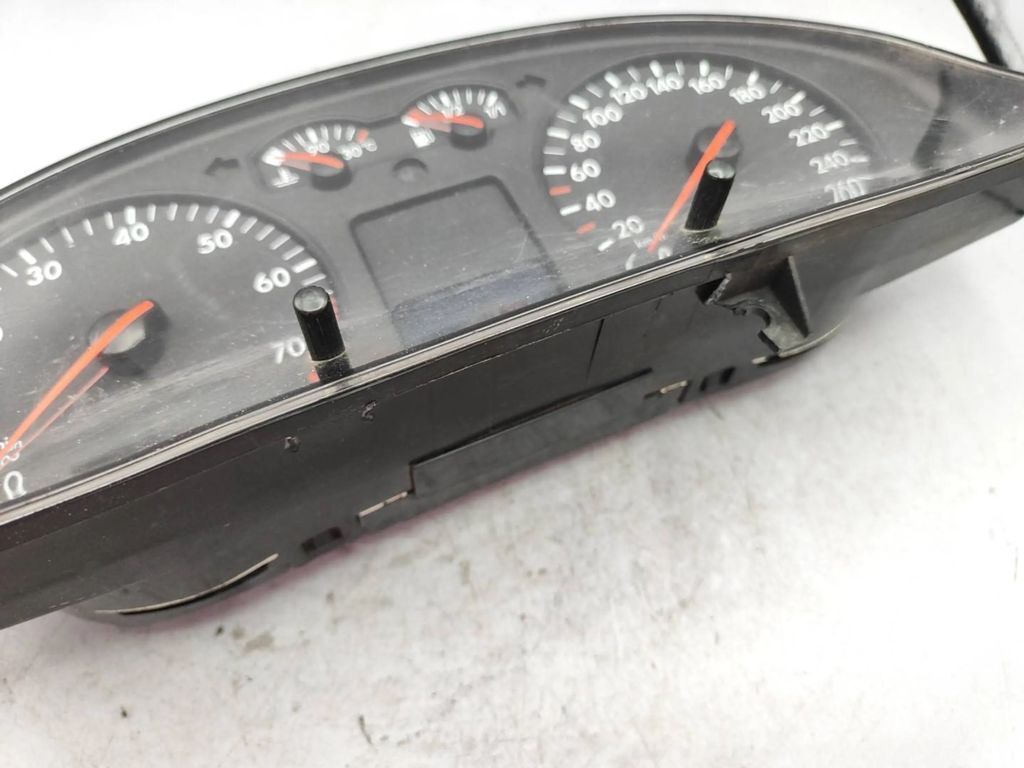 Volkswagen PASSAT B5 Petrol 1999 speedometer instrument cluster 3B0920822 