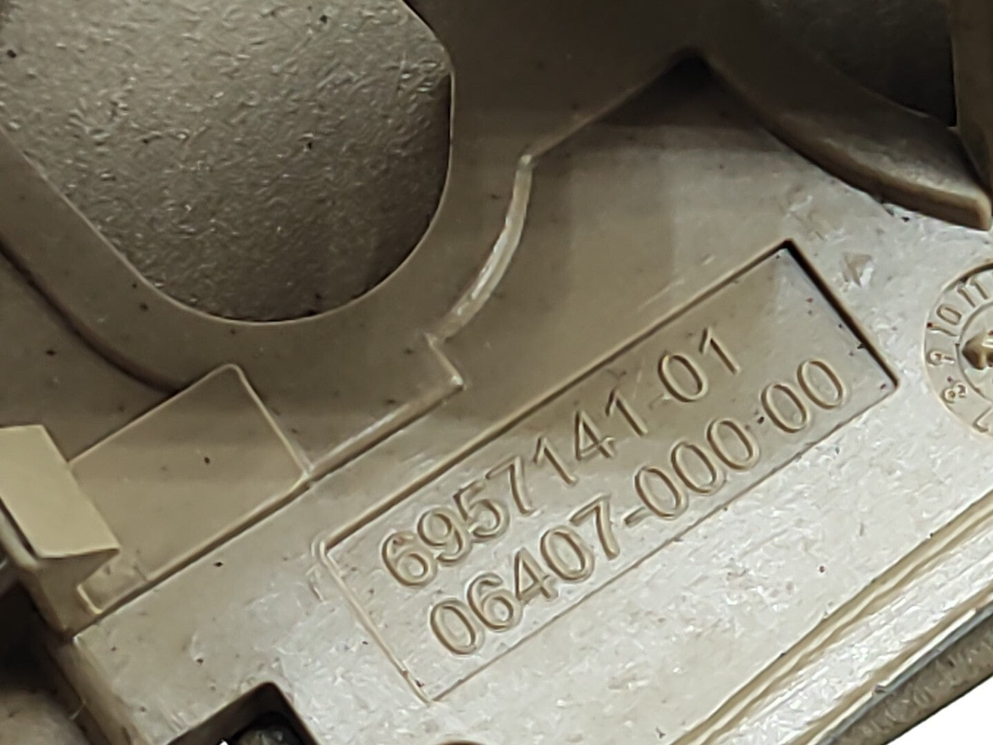 BMW E61 530D 170kW 2006 Estate Rear Boot Tailgate Clip Hook Net Fixing 7116678