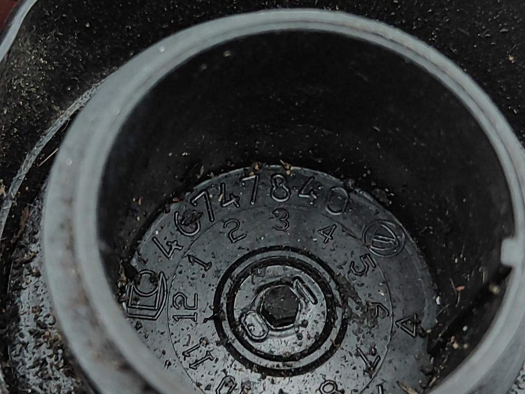 Alfa Romeo 147 1.9JTD 2004 Engine Diesel oil filler cap cover