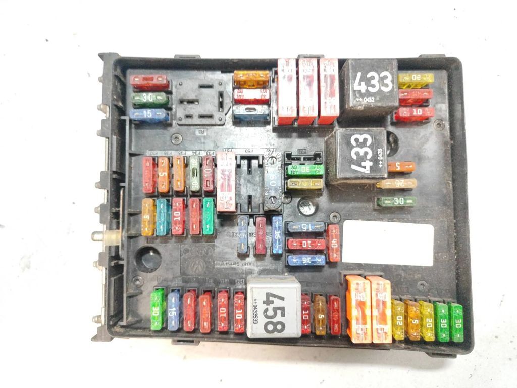 Volkswagen Golf V TDI Diesel 2005 Fuse box module 1K0937124K 