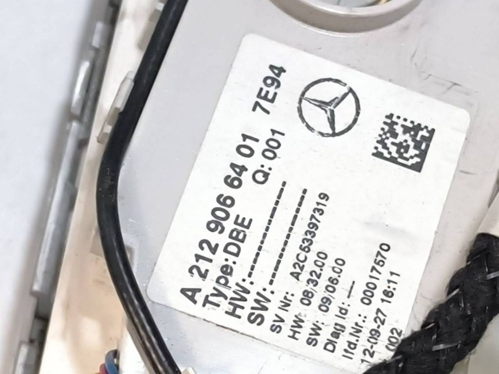 Mercedes-Benz E W212 2011 front dome seat light A2129066401 