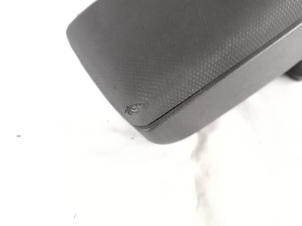 Alfa Romeo 147 1.9JTD 85kW 8V 2005 Center Console Armrest 