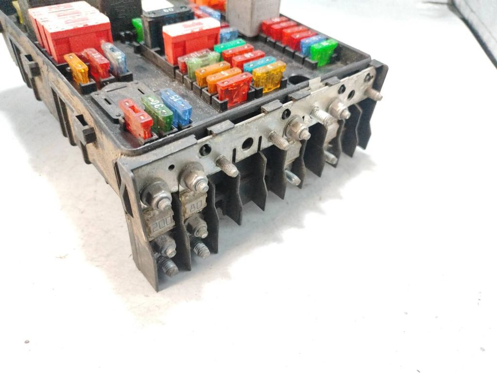 Volkswagen Golf V TDI Diesel 2005 Fuse box module 1K0937124K 