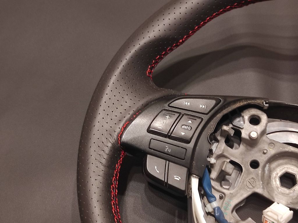 Mazda CX-5 2014 Steering wheel K0273 NEW LEATHER/ REFURBISHED