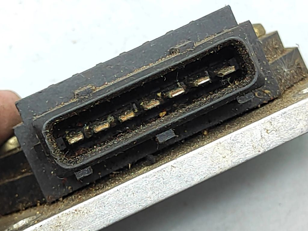 Volkswagen Golf II 1990 Ignition control unit module 211905351D 