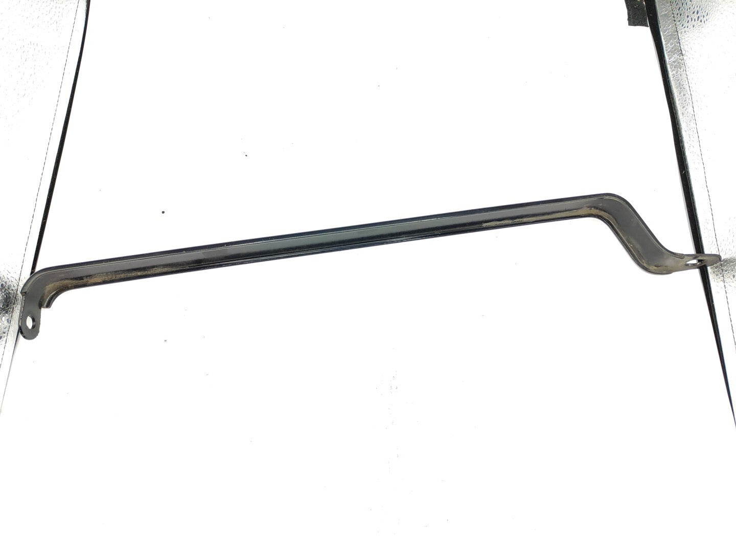 BMW E61 520D 145kW Estate 2006 Rear fuel tank bracket mount stripe