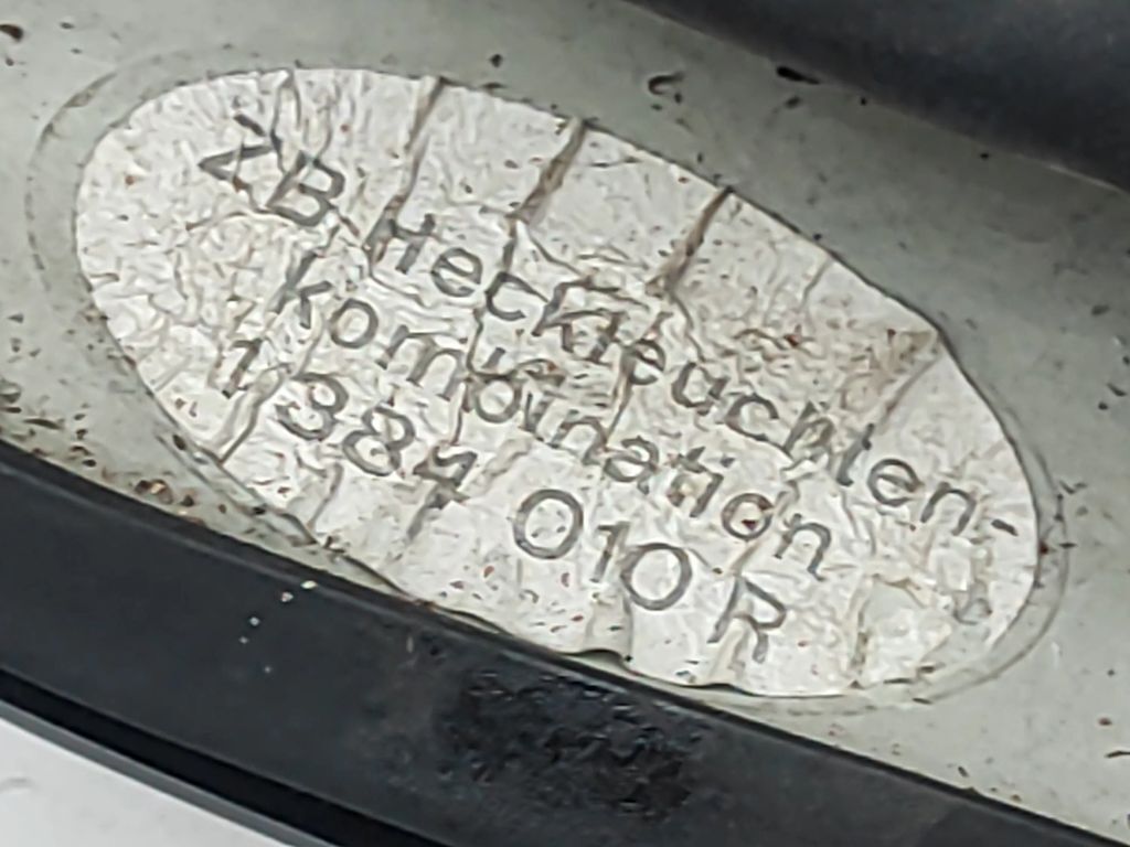 BMW 520 Series E34 1992 rear right side tail light lamp 1384010R 