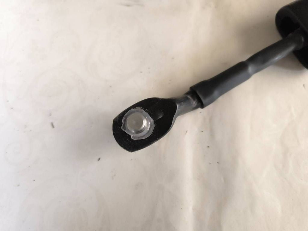 Alfa Romeo 147 1.9JTD 85kW 8V 2005 LHD Front right seat belt buckle 1002547 