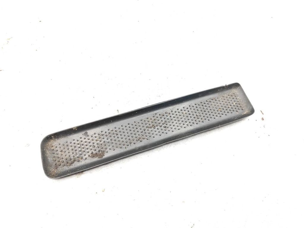Alfa Romeo 147 1.9JTD 88kW 8V FL 2007 Storage box compartment pad mat 156040090 