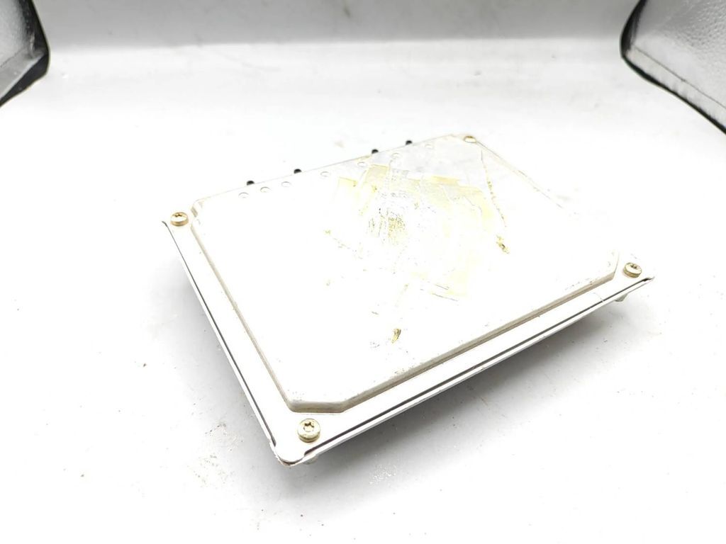 Volkswagen PASSAT B5 1.8i 1998 Engine control unit module ECU 8D0907558S 