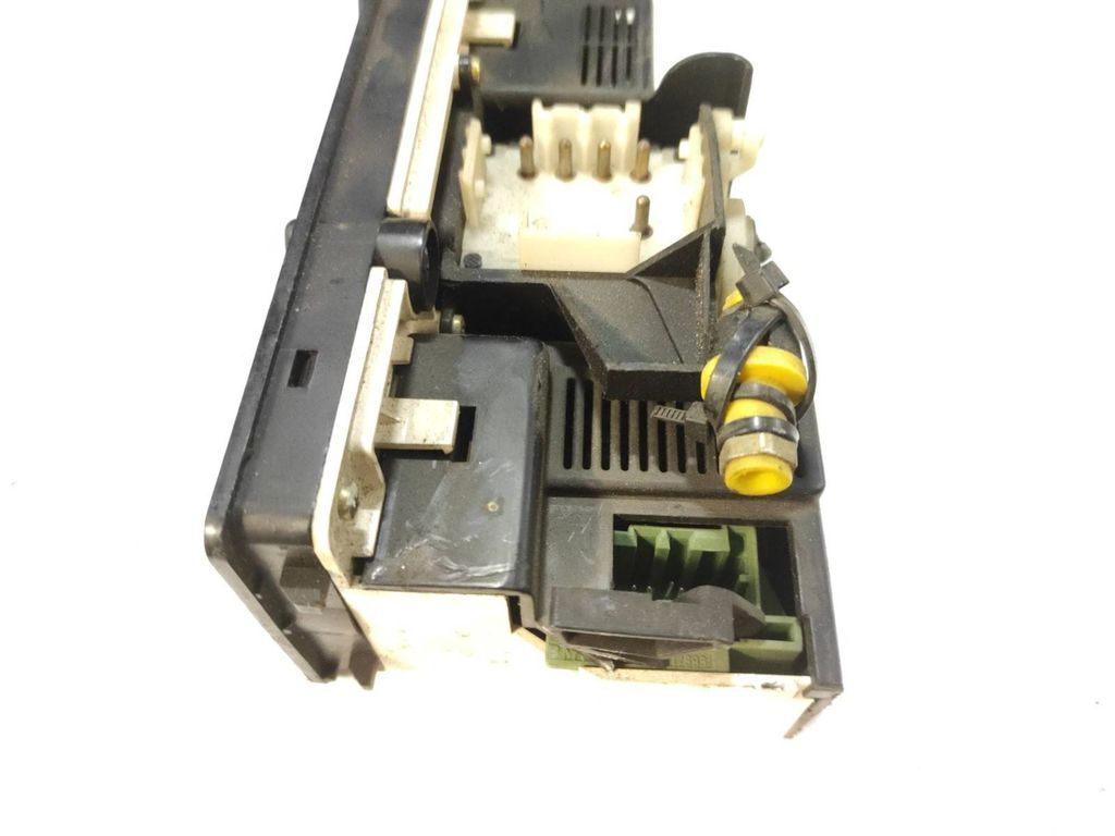 BMW 5 E34 1992 Climate control unit module 13842900 