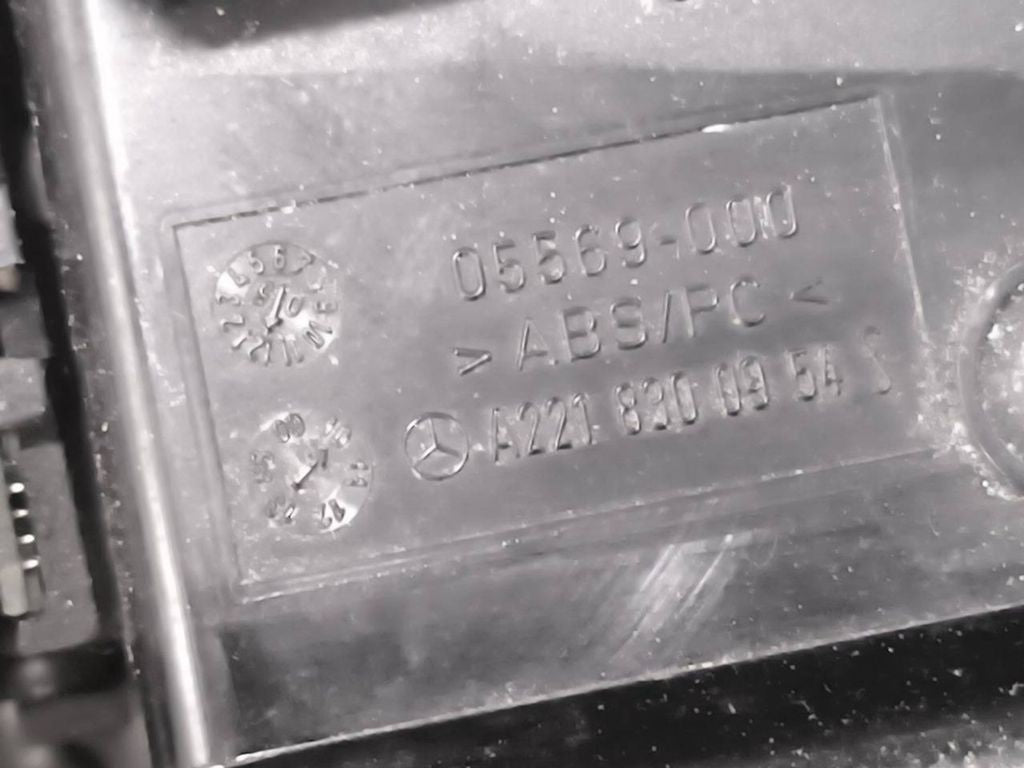 Mercedes-Benz S W221 2007 dashboard air vent grill trim A2218300154 