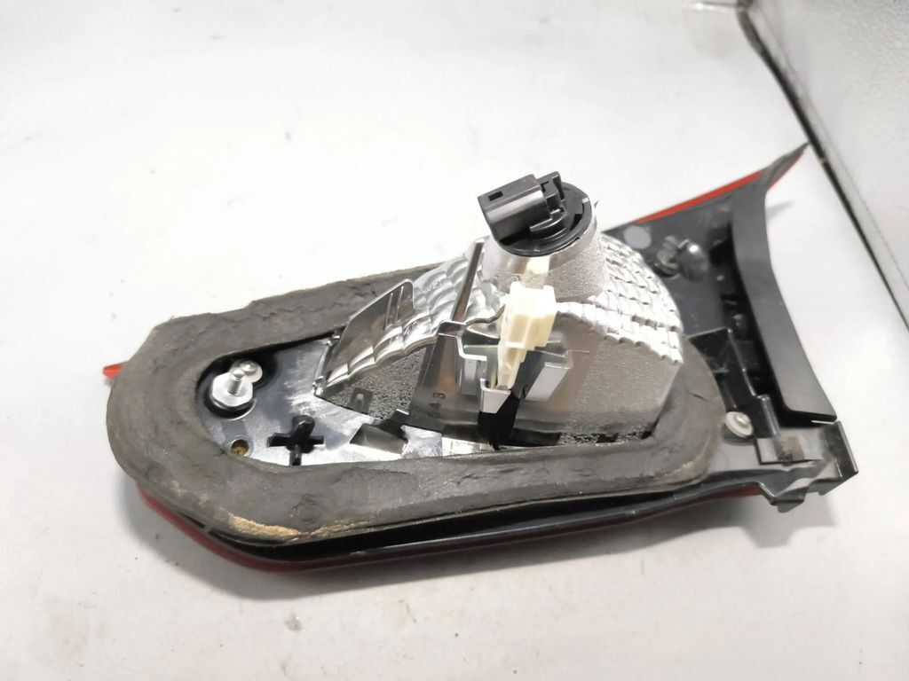 Mazda 3 BM III Hatchback 2014 Rear Left tailgate tail light lamp B45C513F0 