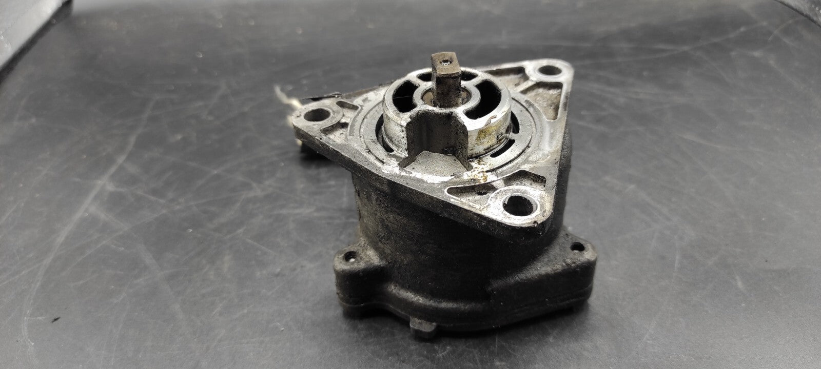 Alfa Romeo 147 1.9JTD 85kW 2005 Diesel Engine Vaccum Pump 46771105