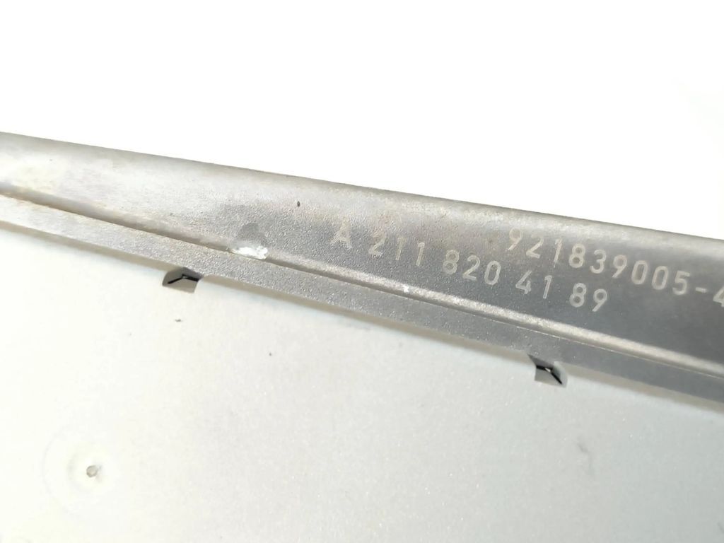 Mercedes-Benz E W211 2004 Radio Aerial antenna amplifier A2118204189 