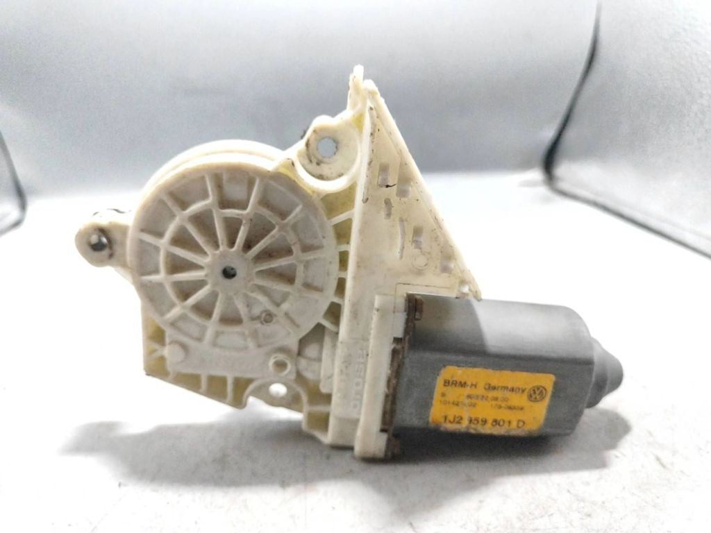 Volkswagen Golf 2001 front window regulator motor 1J2959801D 