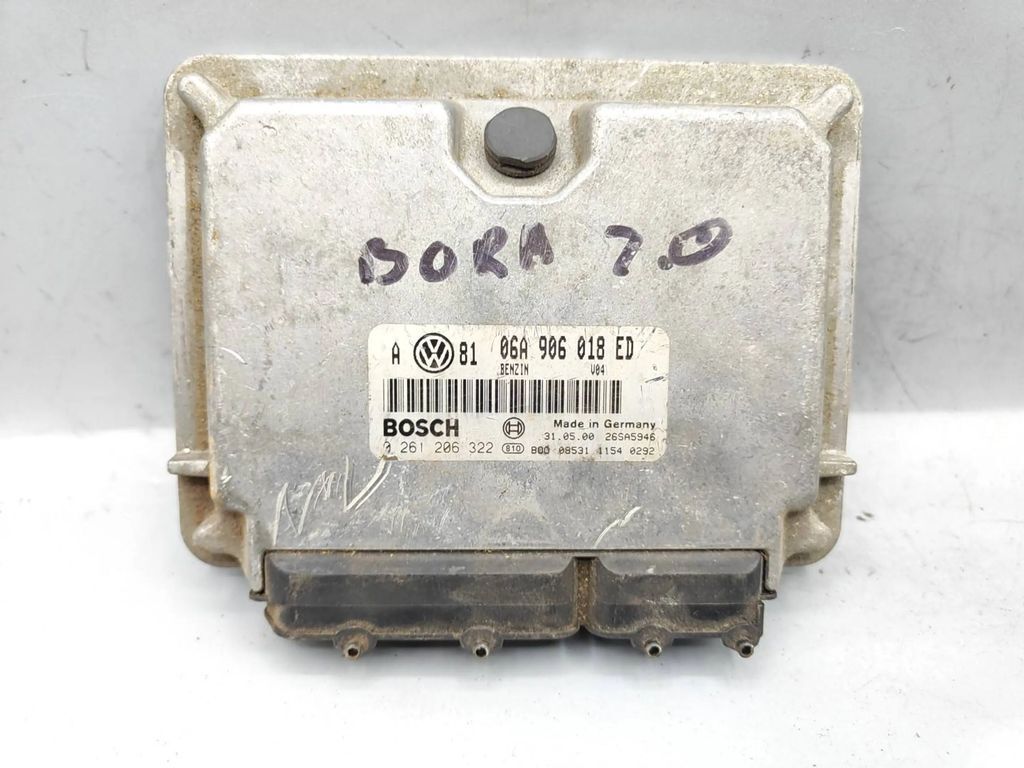 Volkswagen Golf IV 2.0i 2001 Engine control unit module ECU 06A906018ED 