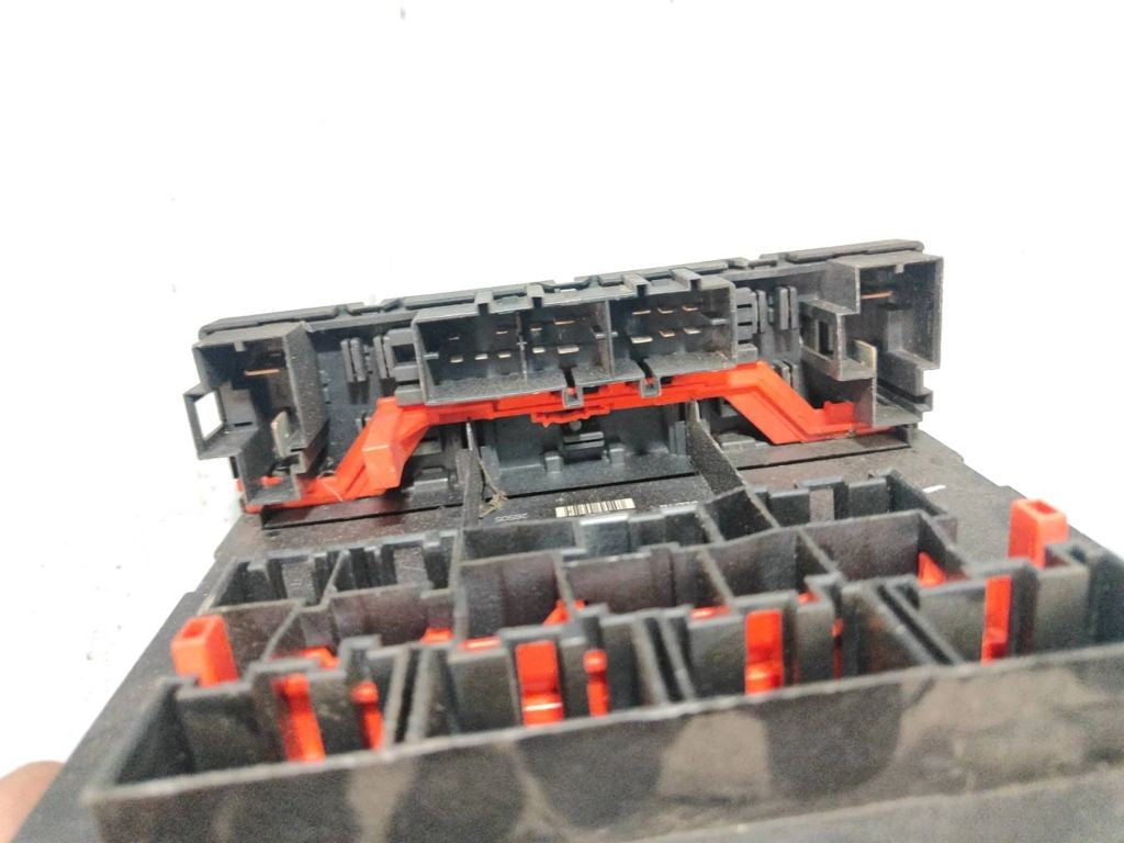 Volkswagen Touran MK1 2005 Comfort convenience body module 3C0937049D 