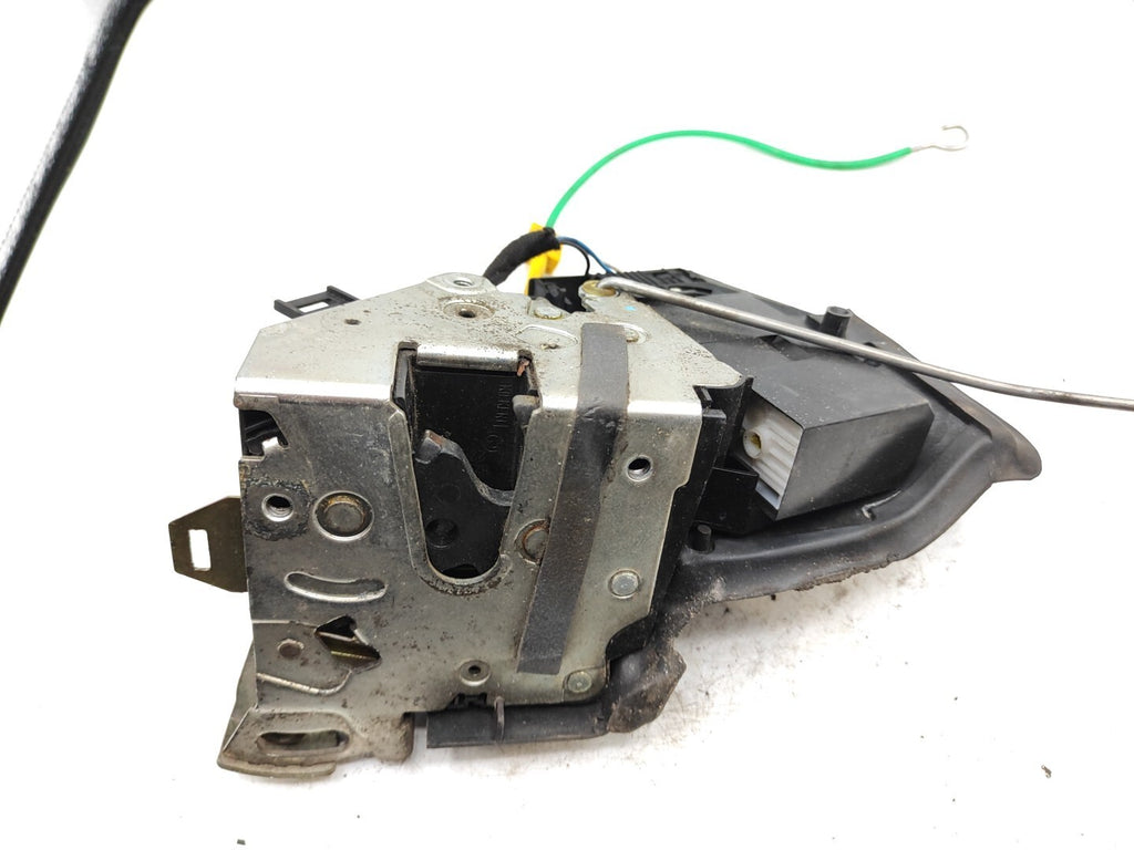 BMW 5 SERIES E39 530D 142kW Diesel 2001 Rear Left Door Exterior Lock 67118352165