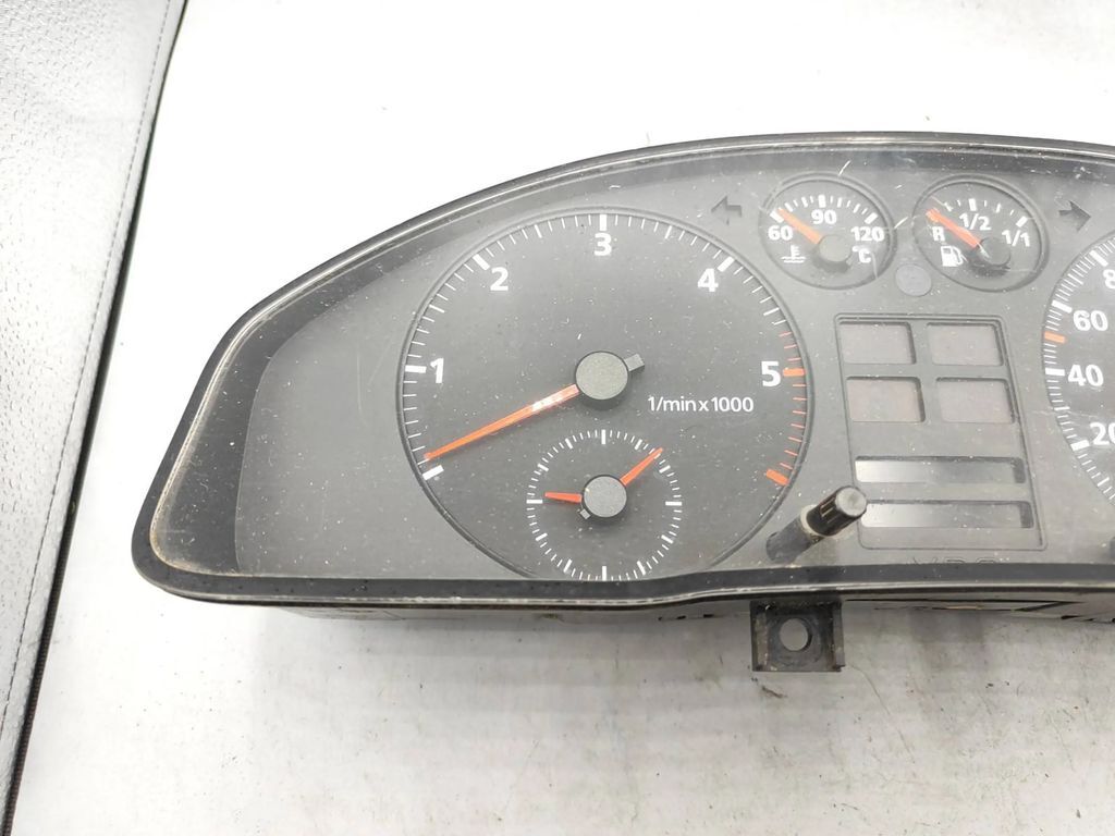 Audi A4 S4 B5 8D 1997 Diesel speedometer instrument cluster 8D0919033AX 