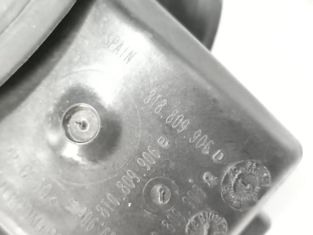 Audi A5 8T 8F 3.0TFSI 245kW 2013 Fuel tank cap cover 8T8809906D 