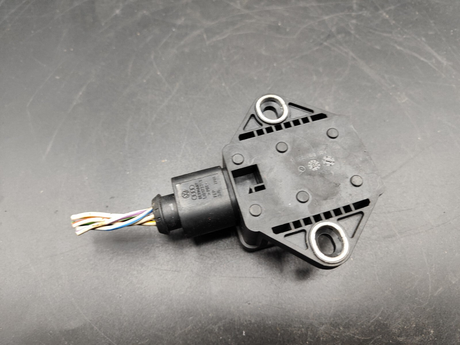 Audi A6 C5 2000 ESP Yaw Rate Sensor 8E0907637A 0265005245