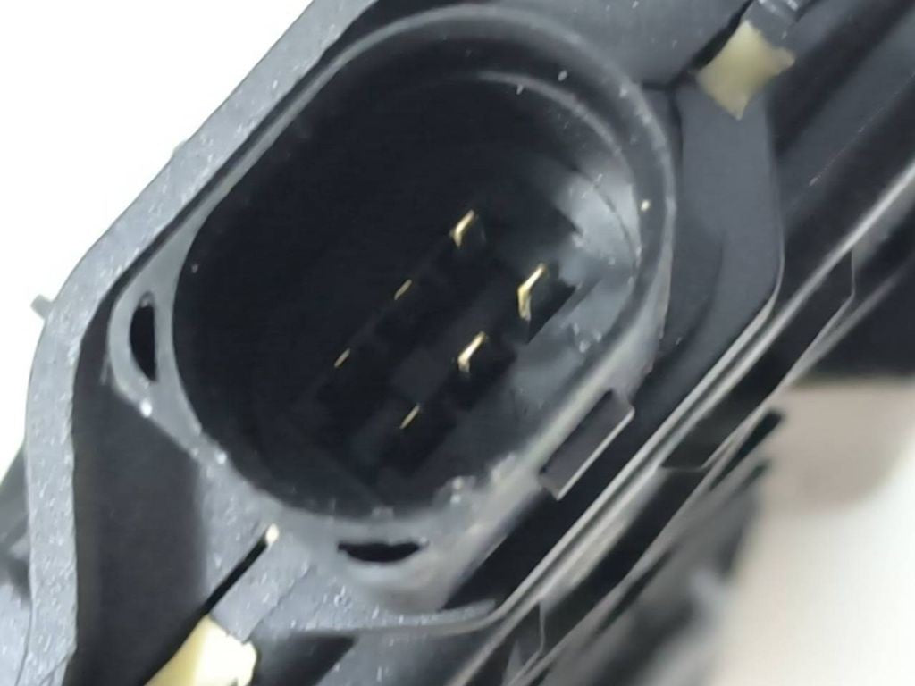 Audi A8 S8 D3 4E 2007 Front door soft close latching motor 4E0837059