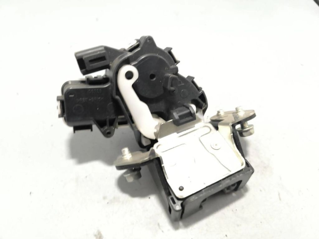 Mazda 3 BM III Hatchback 2014 Rear Tailgate trunk boot lock catch latch C6728 