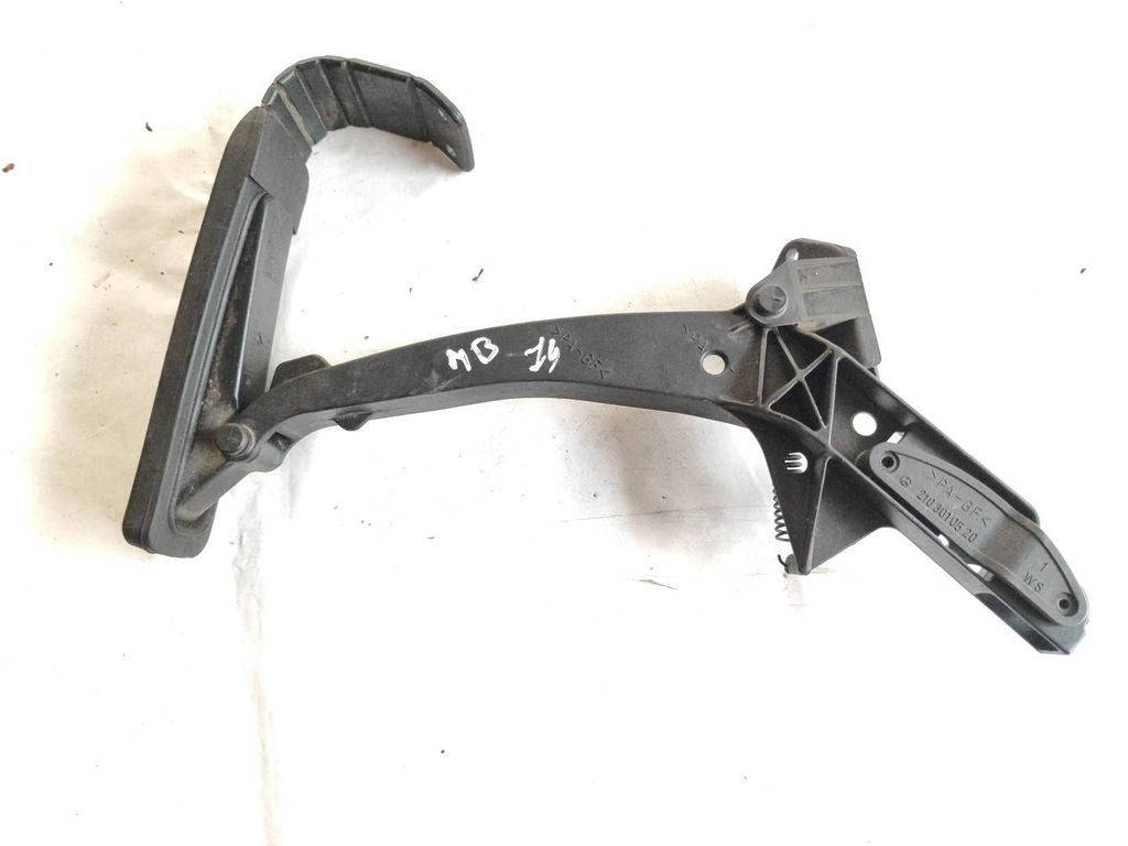Mercedes-Benz E W210 2000 LHD Diesel accelerator throttle pedal 1293010382