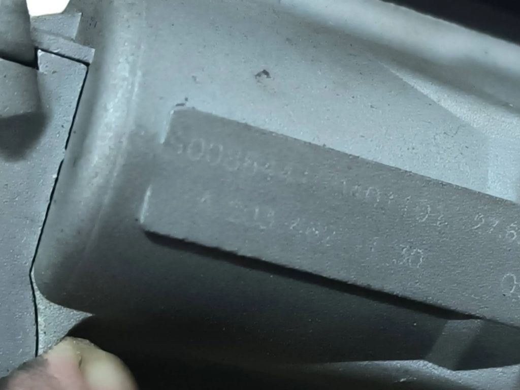 Mercedes-Benz E W211 2003 Steering wheel column lock A2034621130 ISU2096