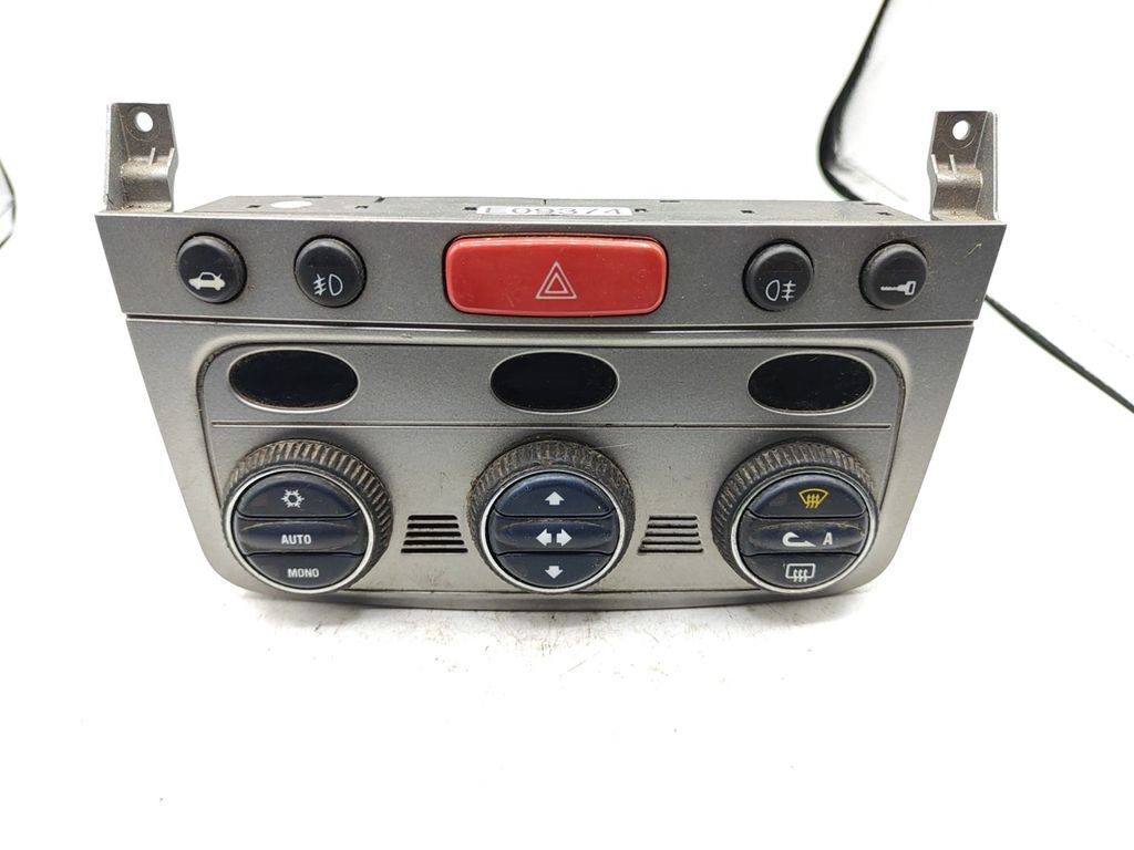 Alfa Romeo 147 1.9JTD 85kW 2004 AC Climate control unit module 46799632 