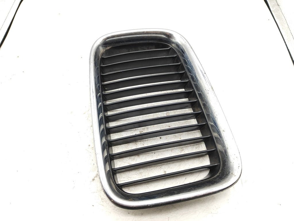 BMW 3 Series E36 Petrol  Front Left Side Bonnet Kidney Grill 8122237