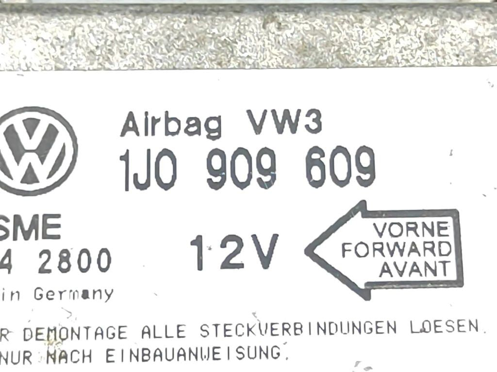 Volkswagen Golf IV 2000 Control unit module 1J0909609 