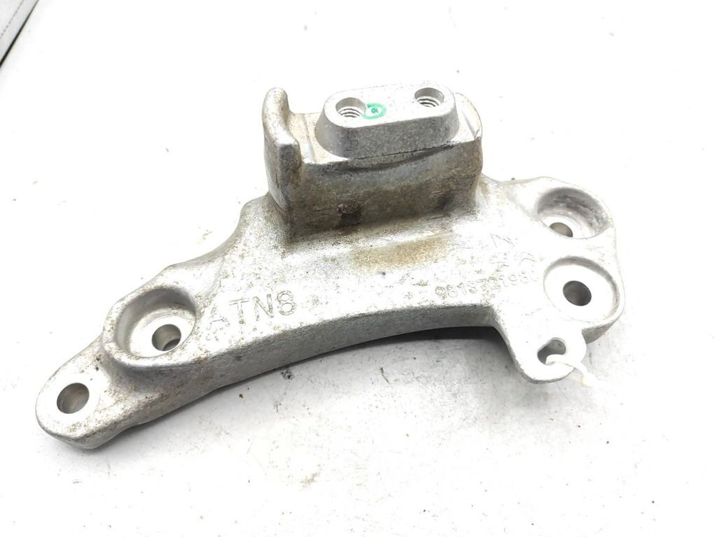 PEUGEOT 3008 2020 1.2 PureTech GEARBOX BRACKET 9813721980