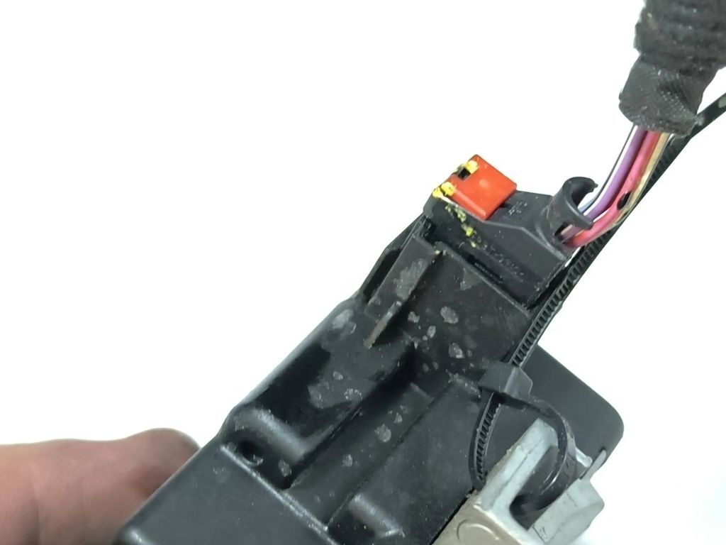 Audi A5 8T 8F 2.0TFSI 2013 Steering wheel column lock 8K0905852E 