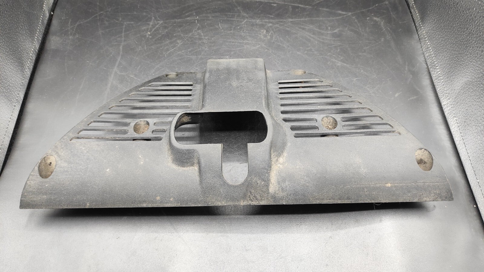 Alfa Romeo 166 2.4JTD 110kW 2002 Front Center Bumper Upper Grill 606522840